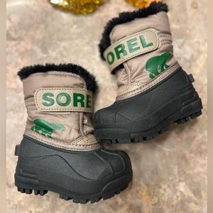 Sorel Kids Boots in Green and Black
